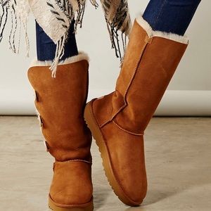 AUTHENTIC UGG BAILEY BUTTON TRIPLE GENUINE BOOT